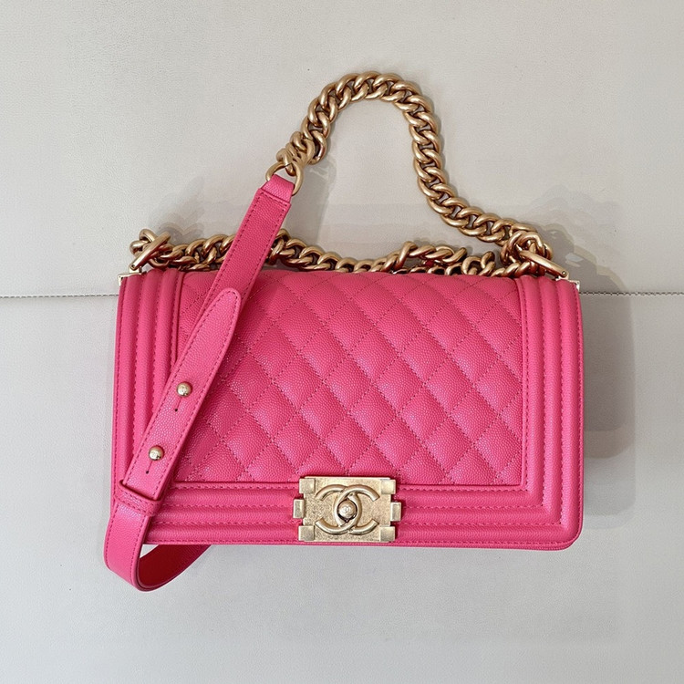 샤넬 보이백 미디움 캐비어 보이백