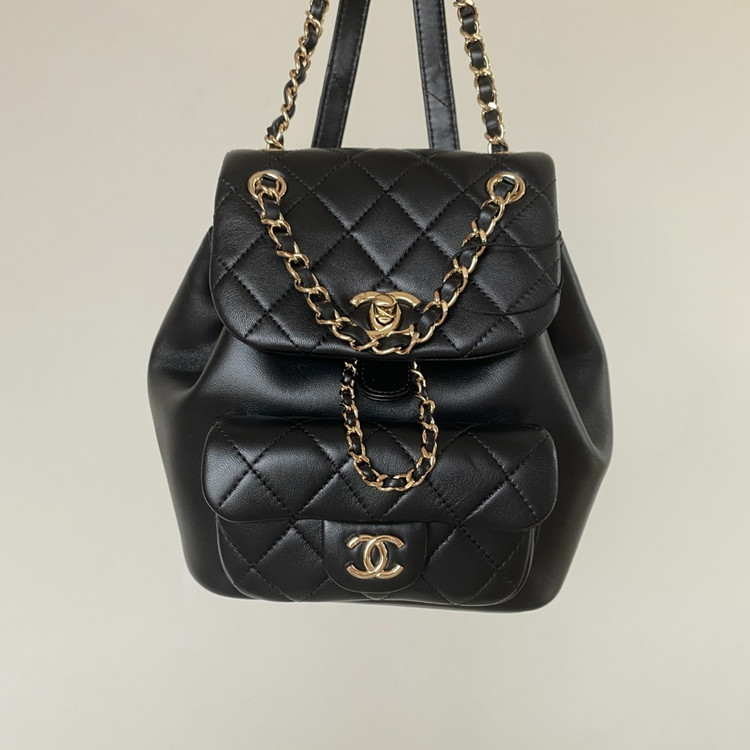 샤넬 원 포켓 듀마 백팩 스몰 램스킨 블랙