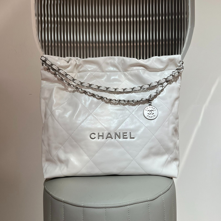 샤넬 22백 미디움 화이트 은장