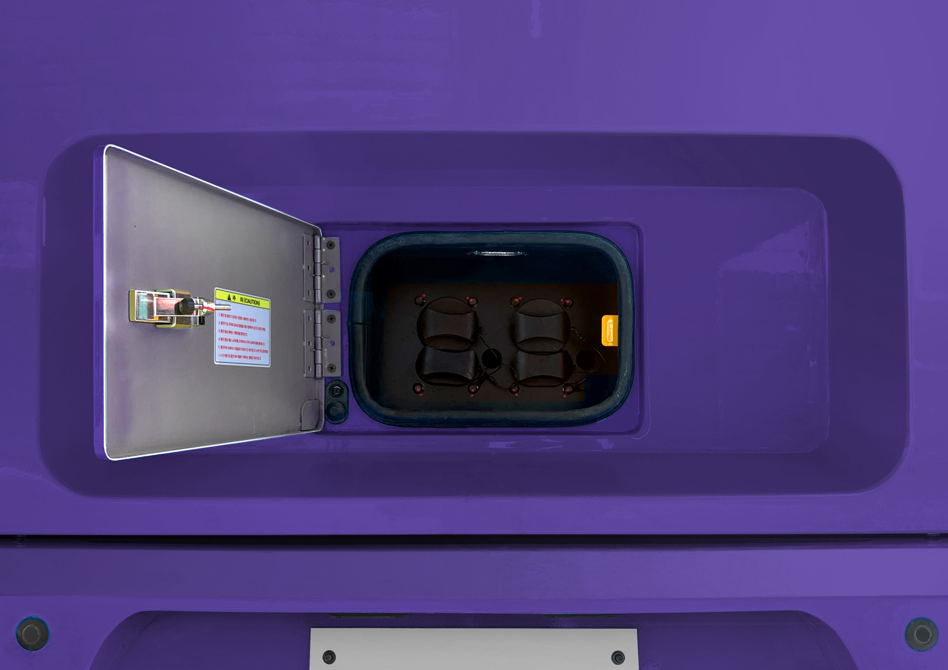 후면 배터리 충전구