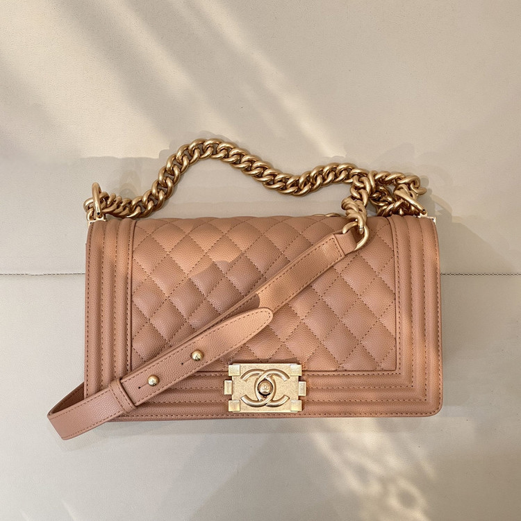 샤넬 보이백 미디움 캐비어 보이백