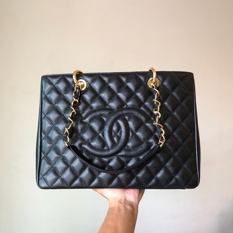 샤넬 그랜드 샤핑 캐비어 숄더백 (2color)