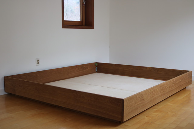 Floating BED