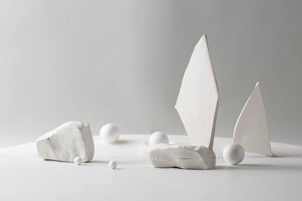 <h1 style="font-weight:600; font-size: clamp(20px, calc(11.647px + 1.493vw), 32px);">벤치 & 볼라드</h1>