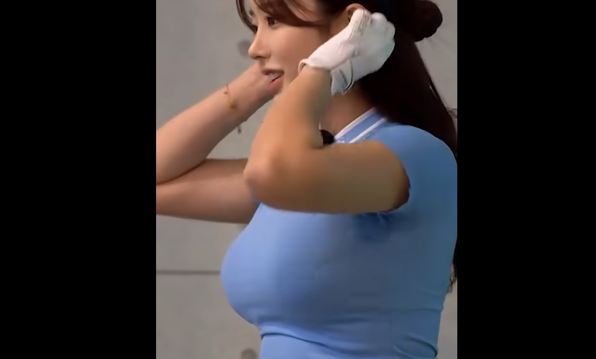 하늘색 타이트한 골프룩 골프 여신