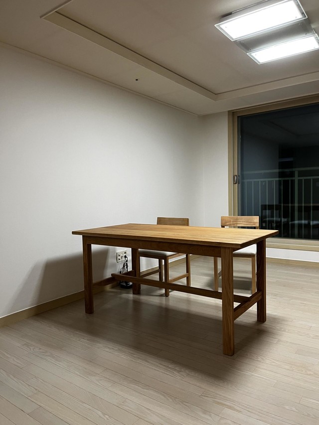 <p style="text-align:left; font-size:16px; margin-top:26px;">White Oak Table CUSTOM<br><span style="color:#666;">