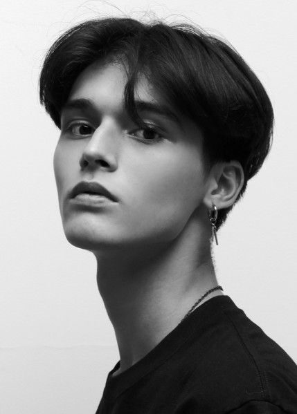 <p class="ink_free0" style="font-size: 20px; color: #fff; margin-top: 20px;" >LEO</p>