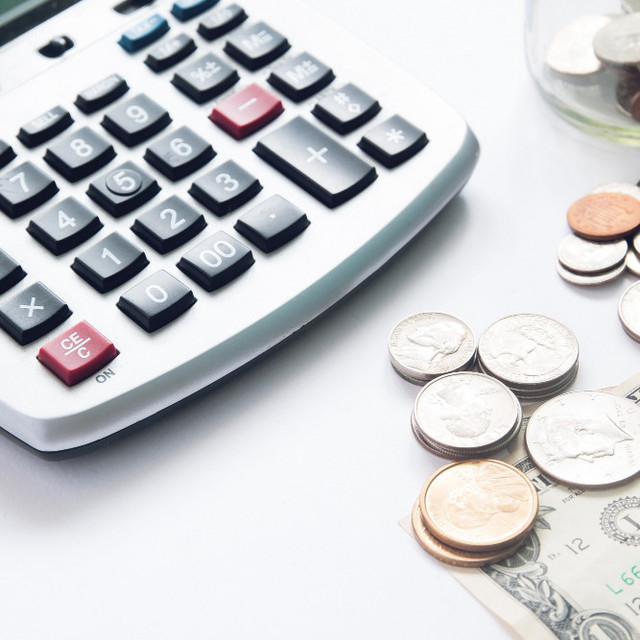 <h6 style="text-align: center;"><br></h6>  <h6 style="text-align: center;">   <span style="font-size: 24px; color: #354b25;"><strong>장례 비용 부담</strong></span></h6>  <p><span style="font-size: 24px; color: rgb(115, 70, 65);"></span></p>  <p style="text-align: center; line-height: 1;"><span style="font-size: 16px;">비싼 장례비용을 한번에</span></p>  <p style="text-align: center; line-height: 1;"><span style="font-size: 16px;">결제하기 부담스러운 경우</span></p>