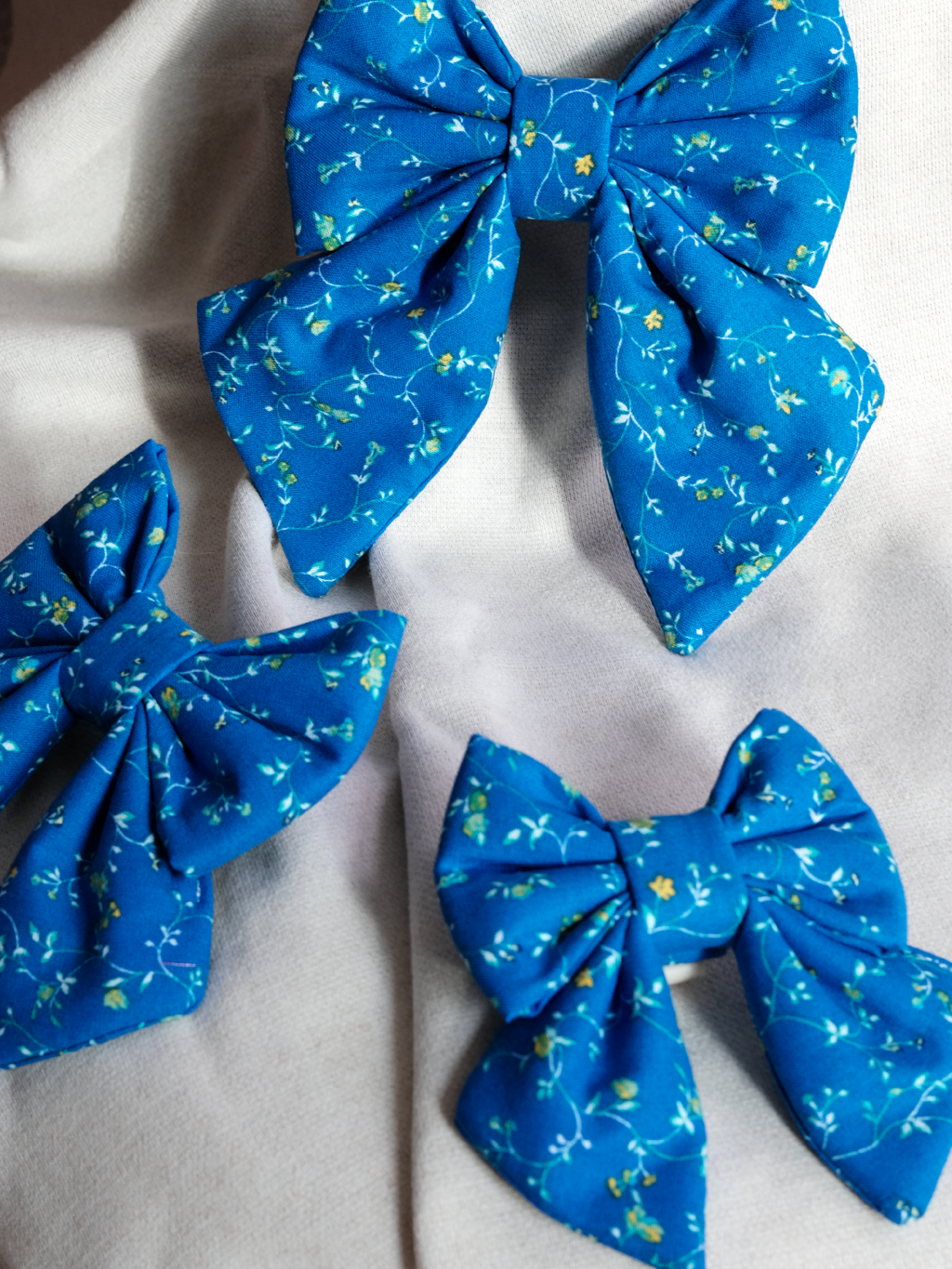 Blue Floral Ribbon : 더웨깅블루