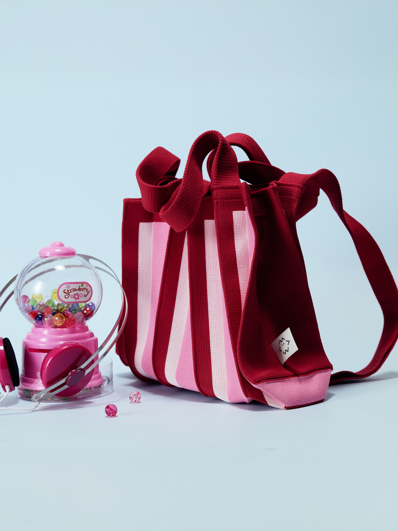 <p style="text-align: center; font-size:40px; font-weight:800; line-height:1.2em; color:#921420;">New Mini 2Way Bag<br>&middot; Berry Red &middot;<br></p><p style="text-align:center; border-radius:100px; padding:20px; background:#fff; color:#921420; width:160px; margin:0 auto; margin-top:10px;">GO</p>