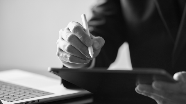 <b>Marketing</b><br><p style="font-size:18px; line-height :40px;">디지털 마케팅</p>