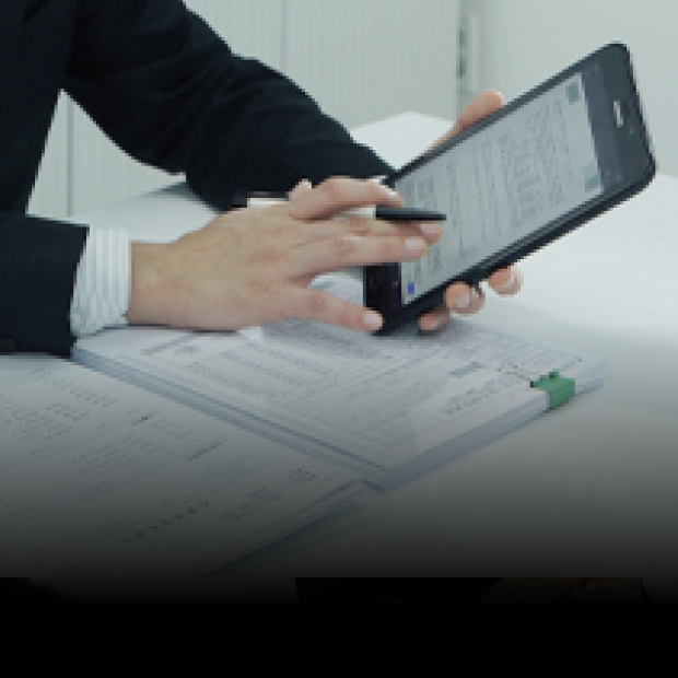 <div class="bl-desc">   <strong class="bl-title">신속한 사건접수</strong>   <span class="bl-sub">즉시 접수로 법적 절차 지연을 최소화하고 있습니다.</span> </div>