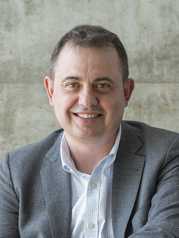 <p style="text-align: left; line-height: 1.5;"><span style="letter-spacing: 1px; font-size: 14px; color: rgb(255, 255, 255);"><strong>[트렌드] 유럽의 식품산업 트렌드 및 미래 전망 </strong></span></p>  <p style="text-align: left; line-height: 1.5;"><span style="color: rgb(255, 255, 255); font-size: 13px;">후안 마누엘</span> 	<br><span style="color: rgb(255, 255, 255); font-size: 13px;">클러스터 푸드아이 대표</span></p>