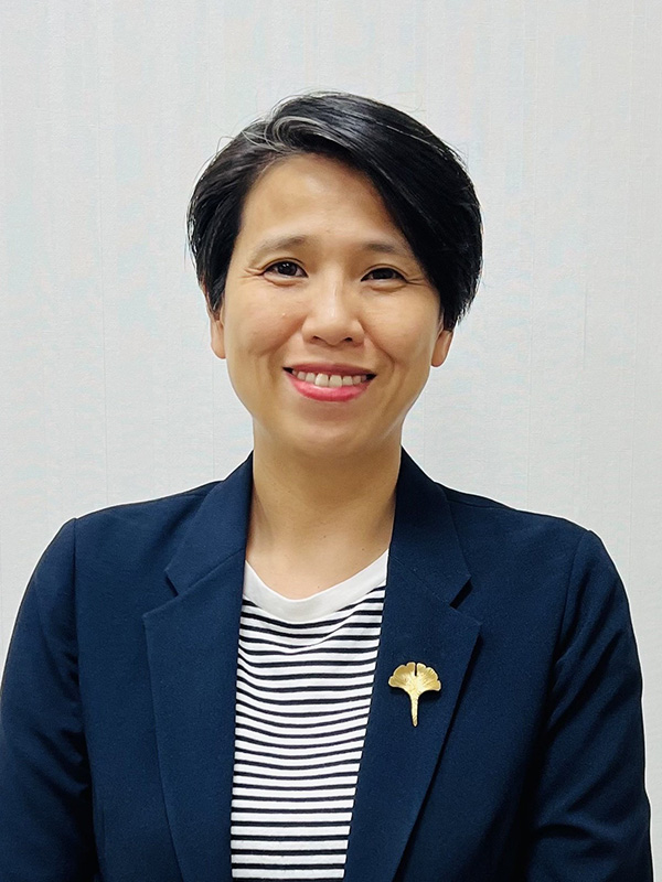 <p style="text-align: left; line-height: 1.5;"><span style="letter-spacing: 1px; font-size: 14px; color: rgb(255, 255, 255);"><strong>[해외]</strong></span> 	<br><span style="letter-spacing: 1px; font-size: 14px; color: rgb(255, 255, 255);"><strong>대만 시니어케어 </strong></span><span style="letter-spacing: 1px; font-size: 14px; color: rgb(255, 255, 255);"><strong>산업 현황  </strong></span></p>  <p style="text-align: left; line-height: 1.5;"><span style="color: rgb(255, 255, 255); font-size: 13px;">주이후이 린</span> 	<br><span style="color: rgb(255, 255, 255); font-size: 13px;">AnKe 미디어 영업이사</span></p>