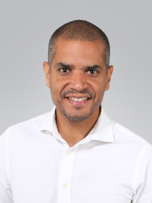 <p style="text-align: left; line-height: 1.5;"><span style="letter-spacing: 1px; font-size: 14px; color: rgb(255, 255, 255);"><strong>[빅데이터] 식량 기근 & 글로벌 식량 안보: 데이터와 기술 기반 대응 전략 </strong></span></p>  <p style="text-align: left;"><span style="color: rgb(255, 255, 255); font-size: 13px;">장 마틴 바우어</span> 	<br><span style="color: rgb(255, 255, 255); font-size: 13px;">유엔세계식량계획 국장</span></p>