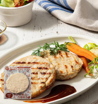 <!-- Pretendard 웹폰트 불러오기 --> <link rel="stylesheet" href="https://cdn.jsdelivr.net/gh/orioncactus/pretendard/dist/web/static/pretendard.css" />  <div style="font-family: 'Pretendard', sans-serif; line-height: 1.6; color: #333; text-align: left;">   <div style="font-size: 15px; font-weight: 500;">     닭가슴살 스테이크(갈비맛) 5kg (100g*50팩)   </div>   <div style="font-size: 20px; font-weight: 700; color: #000; margin-top: 4px;">     78,000    </div> </div>