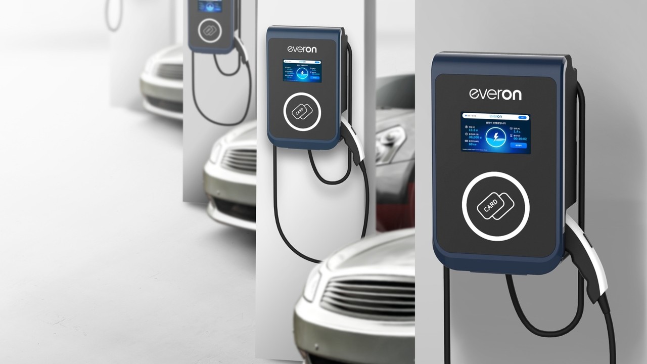 <p style="margin-bottom:2%;"><span style="text-align:center; font-size:20px; letter-spacing: 0.5px;">전기차 충전기</span></p>