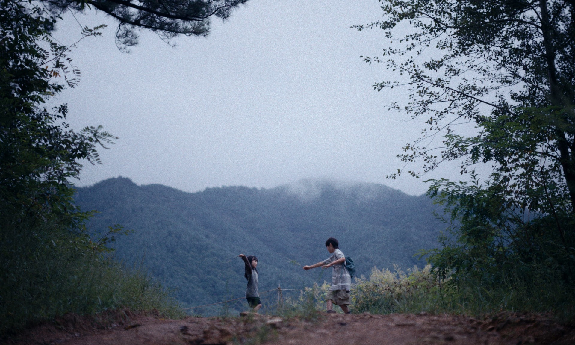 <strong>이루리 감독</strong><br/>2025 │ 대한민국 │ 21분 │ 극영화 │ 전체관람가