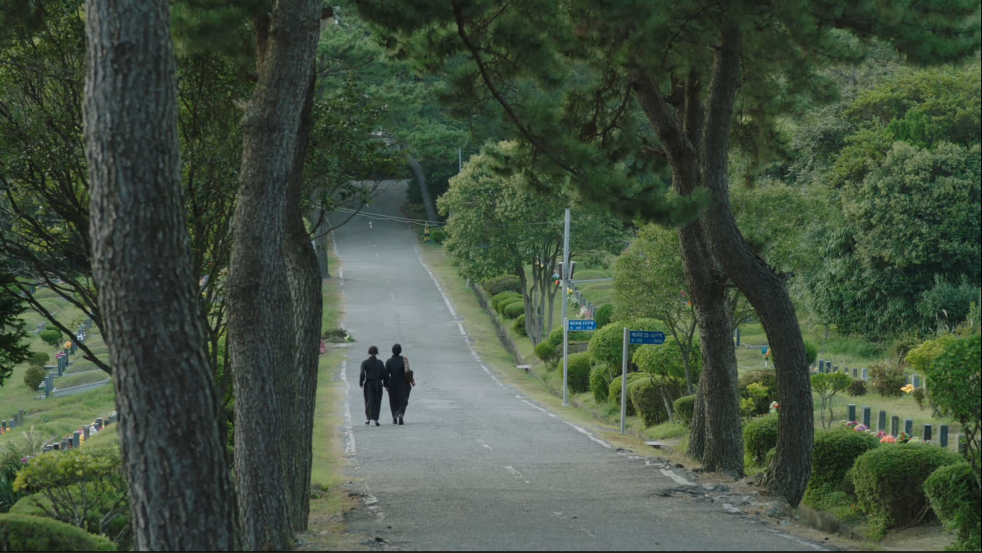 <strong>정기혁 감독</strong><br/>2025 │ 대한민국 │ 122분 │극영화 │ 15세 이상 관람가