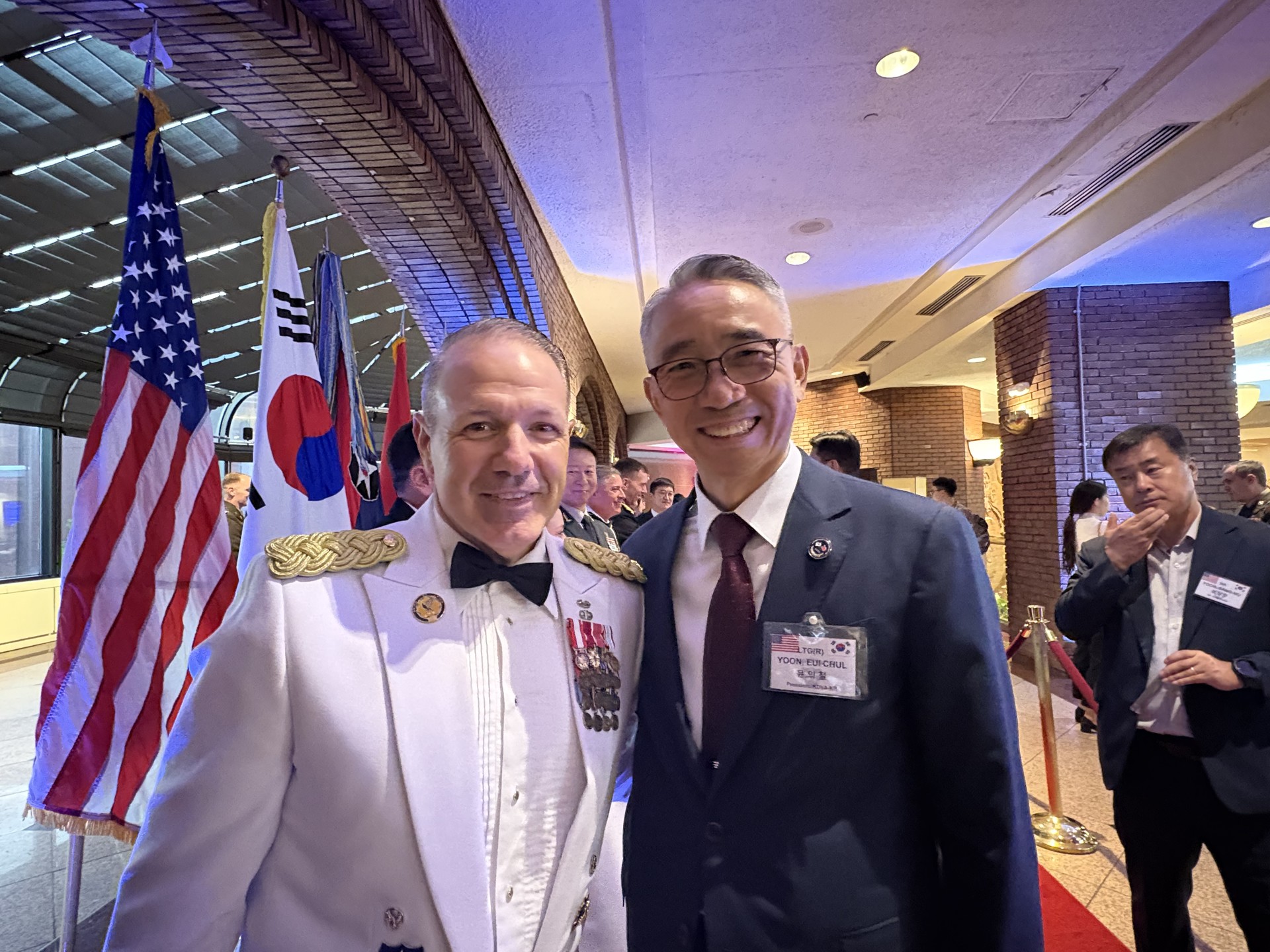 미2사 추석행사 참석 (9.25, 미2사단장 롬바르도 소장과 함께)