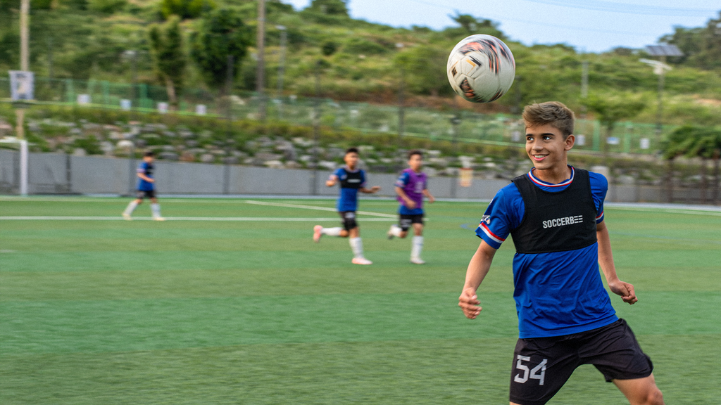 SOCCERBEE｜エリートプレイヤーのためのサッカーGPSトラッカー