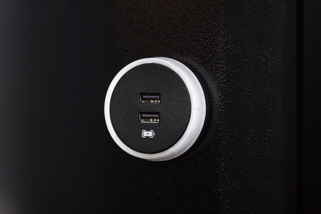 승객석 USB 충전 포트