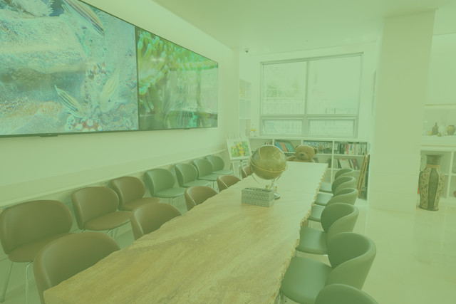 <span style="color: rgb(255, 255, 255); font-size: 30px;"><strong>시설안내</strong></span>