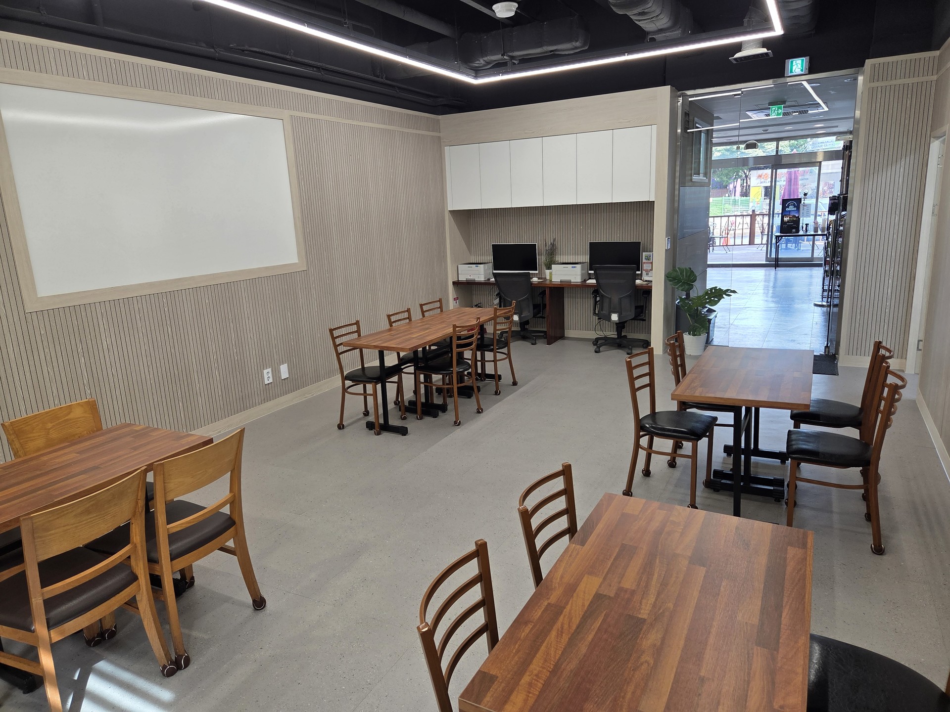 <b>Information Room</b>