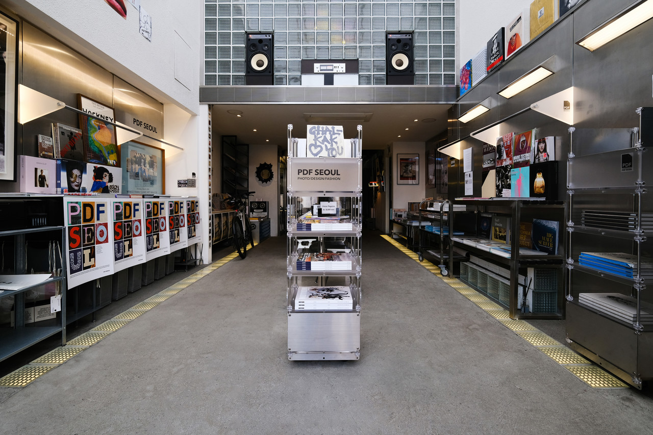 <div style="text-align:left; line-height:1.4;">   <div style="font-size:20px; font-weight:700;">     PDF SEOUL   </div>   <div style="font-size:14px; font-weight:300; margin-top:2px;">    SMS™ | biy16, 17    </div> </div>