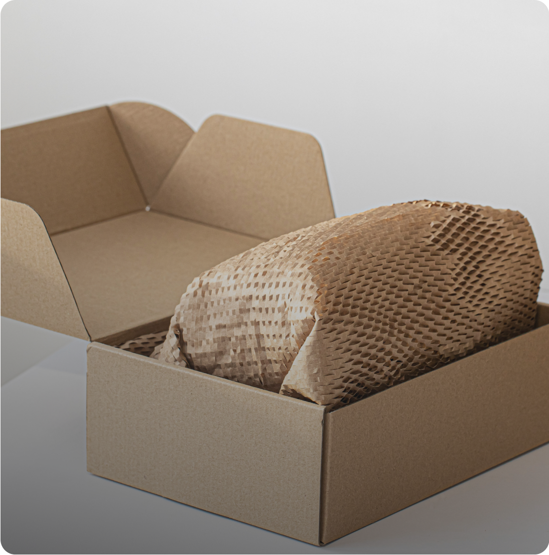 <div style="padding-left: 15px; padding-bottom: 0px;">  <p style="color: #fff;  text-align: left;  font-size: 25px;  font-style: normal;  font-weight: 600;  line-height: 140%;  letter spacing: -0%;">포장&출고</p></div>  <div style="padding-left: 15px; padding-bottom: 10px;">  <p style="color: #D3D3D3;  text-align: left;  font-size: 16px;  font-style: normal;  font-weight: 400;  line-height: 140%;  letter spacing: -0%;">안전하게 포장하여 쇼핑몰 품질은 그대로,<br> 번거로움은 줄였습니다!</p></div>