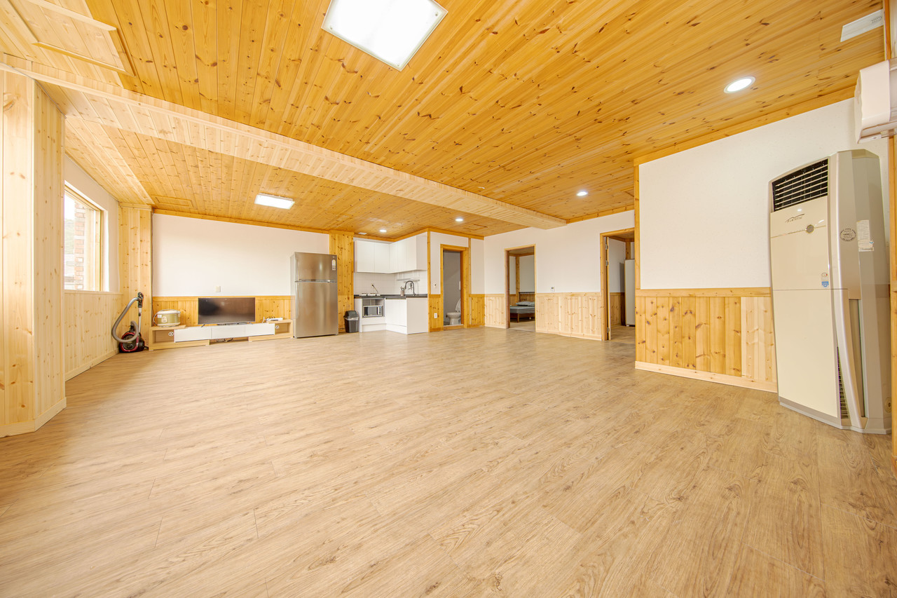 침실2/침대1/초대형거실1/화장실2(기준14인/최대15인)