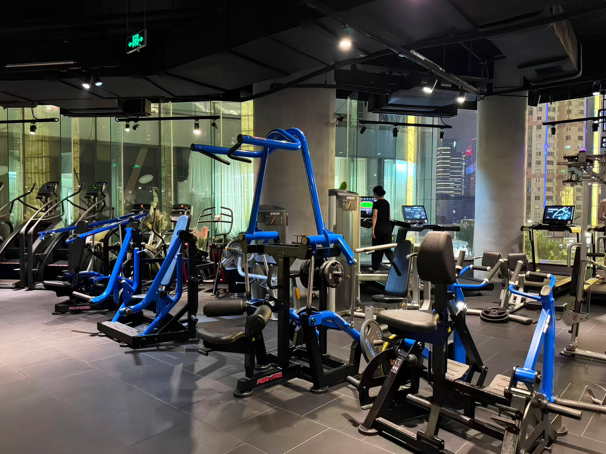 중국 상하이시 푸둥 신구 ⠀「HYPER GYM」 : FORWARD® 공식 사이트