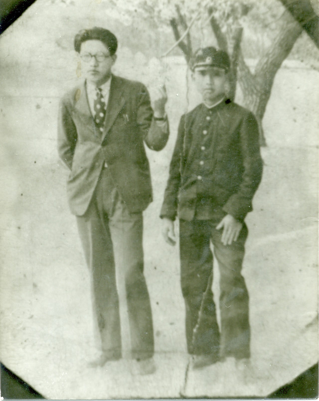 해방 후 어렵게 찾았다는 아버지(좌) 사진  관련 증언 영상: Tape6-1 13:00~14:55 (IMAGE1331_황금주_5922)