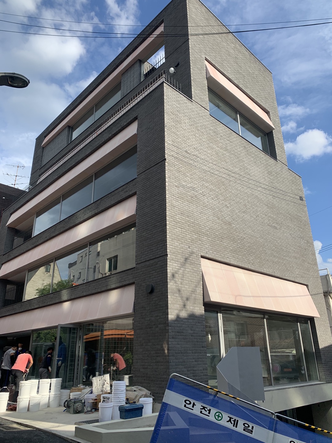 <p align=left>서울시<br>근린생활시설<br>이정준<br>2021