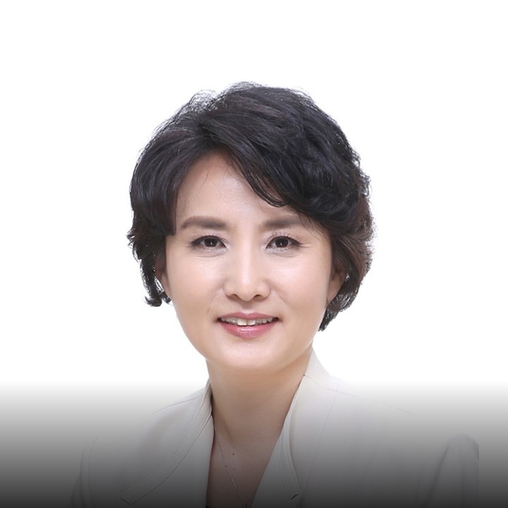 -<br><strong>이진순</strong> <br> <span style="font-size:14px;">성공회대 겸임교수 · 재단법인 와글 창립자</span>