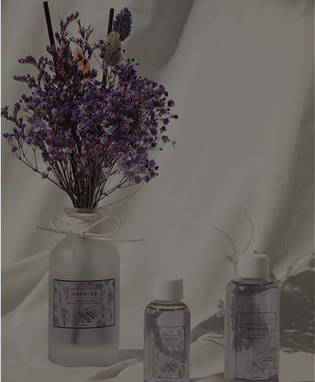 <div class="tb-text-group01"><span class="case_b">CASE - B</span><p class="t-text01">웨딩홀 / 호텔리츠컨벤션</p><p class="b-text01"><i>“생화향 덕분에 하객들이 ‘공기가 다르다’고 이야기합니다.”</i></p><p class="f-text">#고객 만족도 향상&ensp;#브랜드 이미지 차별화</p></div>