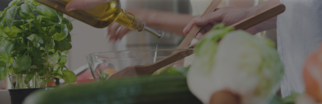 <div class="tb-text-group"><span class="t-text">Cook & Dine Night</span><p class="b-text"><i>“익숙한 방식이 아니어서 더 새로웠어요.” – 시온</i></p></div>