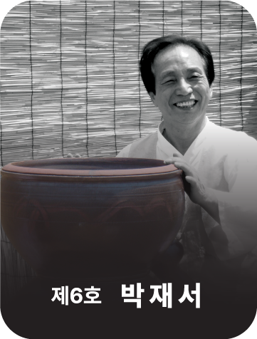 <div class="store-info" data-keyword="6 6호 박재서">      <strong class="store-name">           安东烧酒           <span style="font-size: 80%;"><br>(酒类)</span>      </strong>      <p class="store-address">           庆尚北道 安东市 丰山邑 产业园区 6街 6      </p>      <p class="store-tel">           <a href="tel:+82-54-856-6903">+82-54-856-6903</a>      </p>      <p class="store-site">           <a href="http://www.adsoju.com/" target="_blank" rel="noopener noreferrer">                www.adsoju.com           </a>      </p> </div>