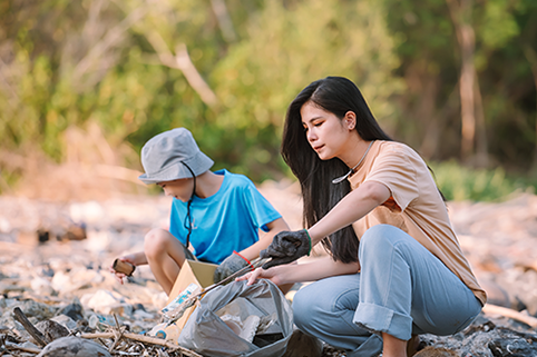  <div style="width:100%; padding:10px 20px;background:#fff;text-align:left;"><p style="font-weight:800;font-size:20px;">생활 속 환경 실천 확산: </p><p style="">쓰레기 및 비닐 수거 활동<br/>일회용품 사용 줄이기<br/>등을 통한 시민 참여 확대</p></div>