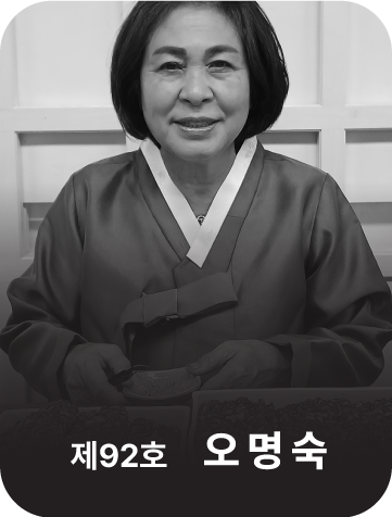 <div class="store-info" data-keyword="92 92호 오명숙">      <strong class="store-name">           佳里烤 (韩式烤排骨)           <span style="font-size: 80%;"><br>(食品类)</span>      </strong>      <p class="store-address">           光州广域市 光山区 光山路 31      </p>      <p class="store-tel">           <a href="tel:+82-62-941-3353">+82-62-941-3353</a>      </p> </div>