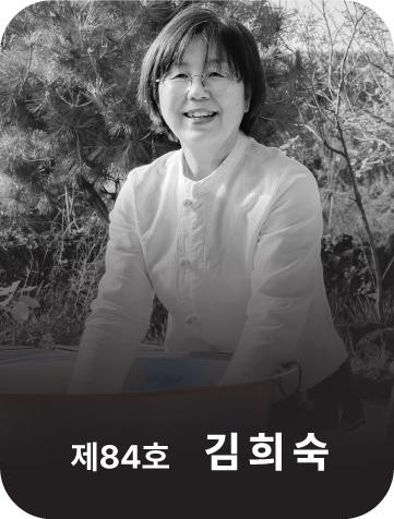 <div class="store-info" data-keyword="84 84호 김희숙">      <strong class="store-name">           고소리酒           <span style="font-size: 80%;"><br>(酒类)</span>      </strong>      <p class="store-address">           济州道 西归浦市 表善面 中山间东路 4726      </p>      <p class="store-tel">           <a href="tel:+82-64-787-5046">+82-64-787-5046</a>      </p>      <p class="store-site">           <a href="http://www.jejugosorisul.com/" target="_blank" rel="noopener noreferrer">                www.jejugosorisul.com           </a>      </p> </div>