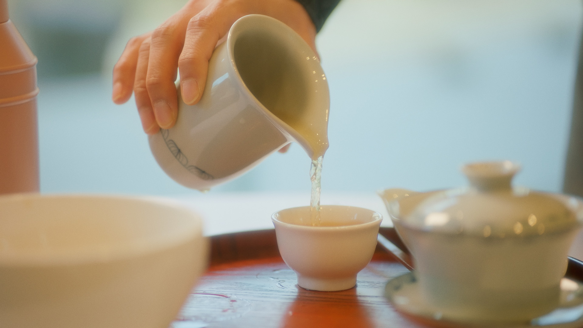 남이섬 웰니스 티 클래스 Nami Island Wellness Tea Class 차에 대한 기본적인 상식과 정보를 알 수 있어요 다양한 잎차를 경험해 볼 수 있어요 차도구로 직접 차를 우리고 마셔볼 수 있어요 차를 곁들여 나를 비워내는 고요한 시간을 가져볼 수 있어요