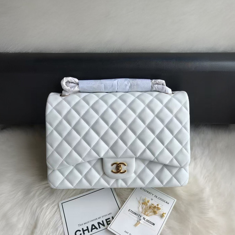 샤넬 클래식 맥시 램스킨 화이트 골드