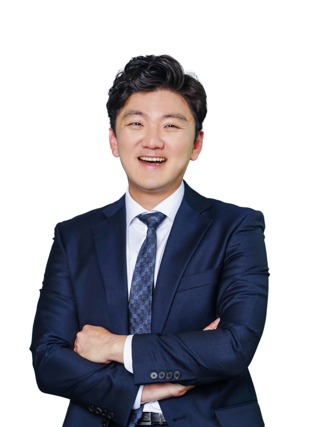 <p style="background: #741910; height: 48px; padding-left: 20px; padding-top: 6px; text-align: left;"><span style="color: #fff; font-size:20px;">조성민</span><span style="font-size:16px; color: #fff; padding-left: 10px;">고문 회계사 </span> </p>