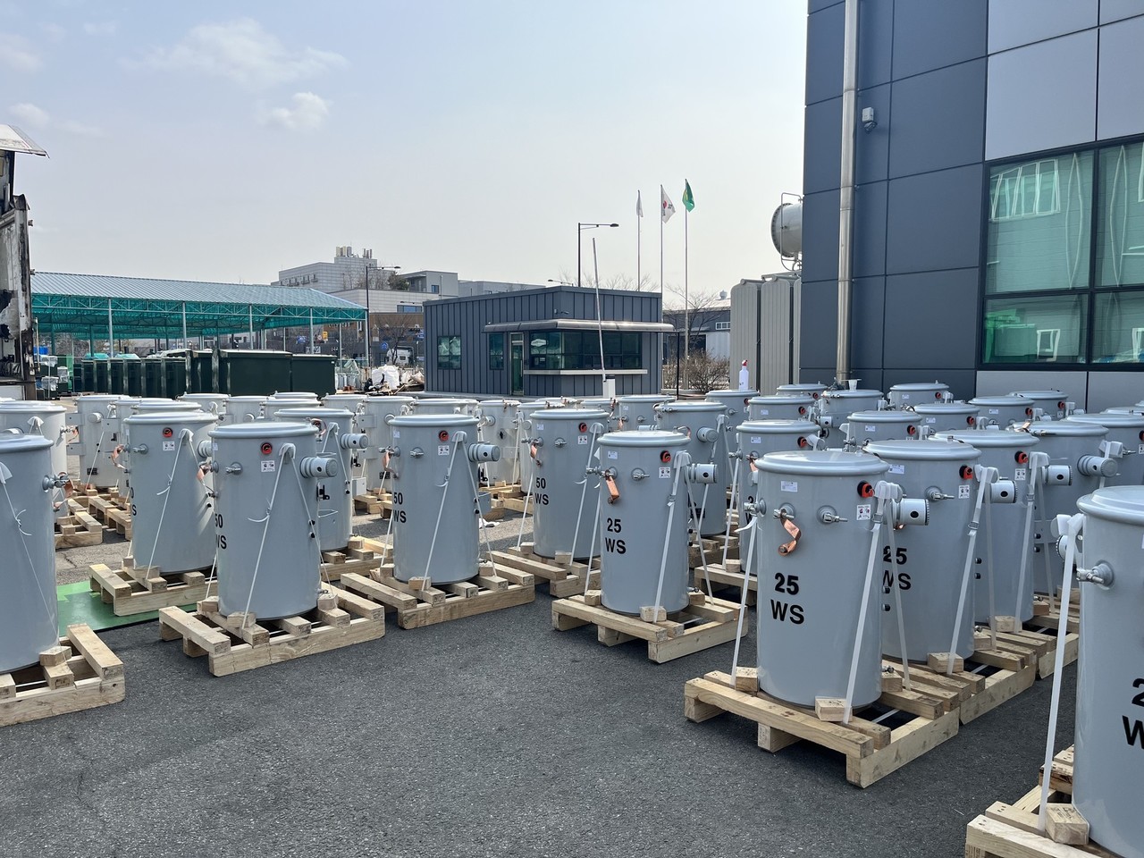 <b>수출용 변압기 포장 & 포워딩 →<br/>