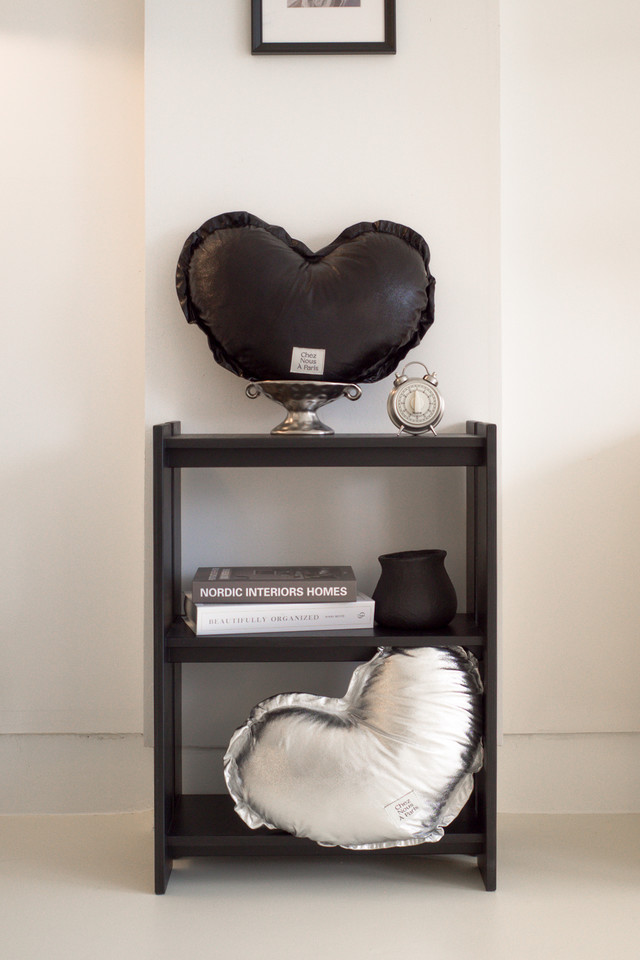 <div class="catebox"><span>Cushion</span></div>