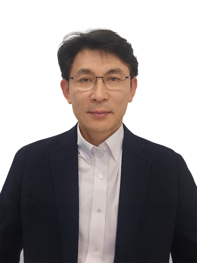 <p style="background: #741910; height: 48px; padding-left: 20px; padding-top: 6px; text-align: left;"><span style="color: #fff; font-size:20px;">김광표</span><span style="font-size:16px; color: #fff; padding-left: 10px;">고문 세무사</span> </p>