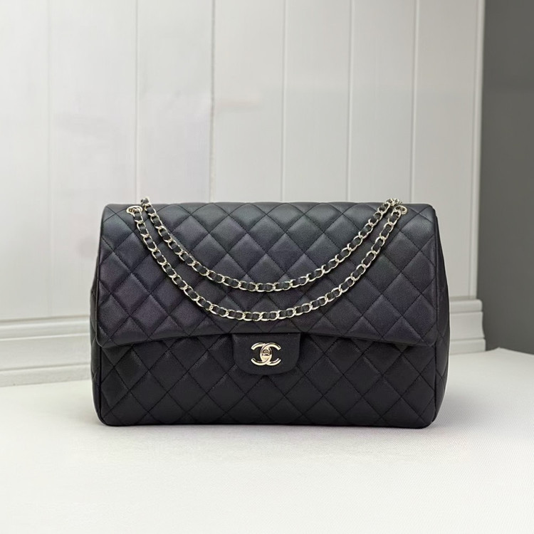 샤넬 트래블 맥시 클래식 캐비어 블랙 골드