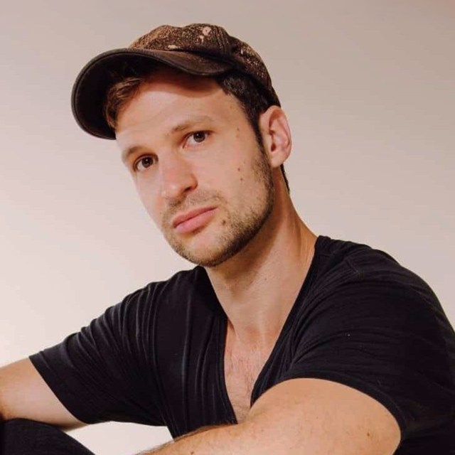 <span style="color: #ffffff;"><br><h6><b>Ben Samama</span>