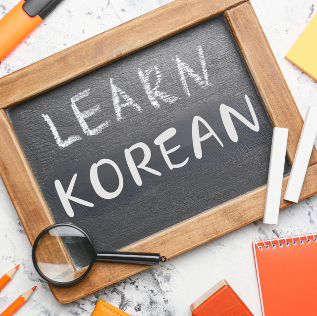 <p style="text-align: center;"><strong> D-4 语言研修签证 </strong></p>   <p style="text-align: center;"> 韩国大部份的大学也有设立语言学校 (语学院) 进修韩语能力  </p> <p style="text-align: center;"> 结业后，可考虑本科升学</p>